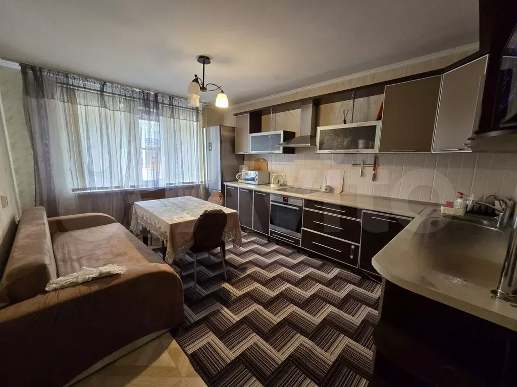 3-к. квартира, 70 м, 1/16 эт. - Фото 1