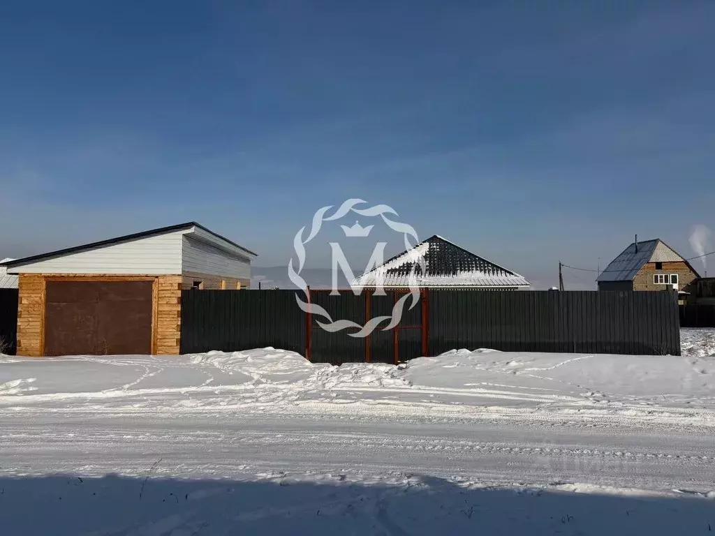 Дом в Бурятия, Иволгинский район, Иволгинское с/пос, с. Иволгинск пер. ... - Фото 1