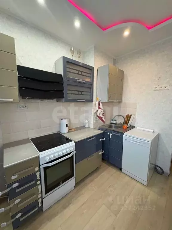 2-к кв. Ямало-Ненецкий АО, Муравленко ул. 70 лет Октября, 16 (50.8 м) - Фото 2