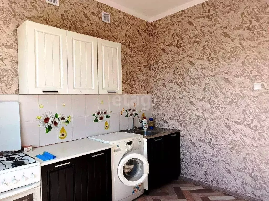 2-к кв. Белгородская область, Валуйки Весенняя ул., 17/1 (42.5 м) - Фото 0