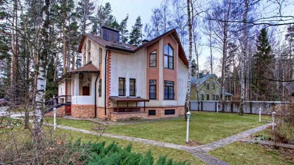 Коттедж в Московская область, Одинцовский городской округ, д. Сколково . - Фото 1
