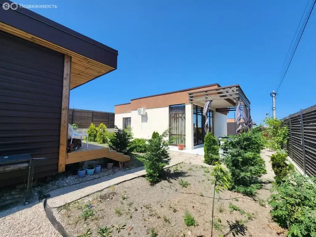 Дом в Севастополь, улица Дениса Ракицкого (99.4 м) - Фото 0