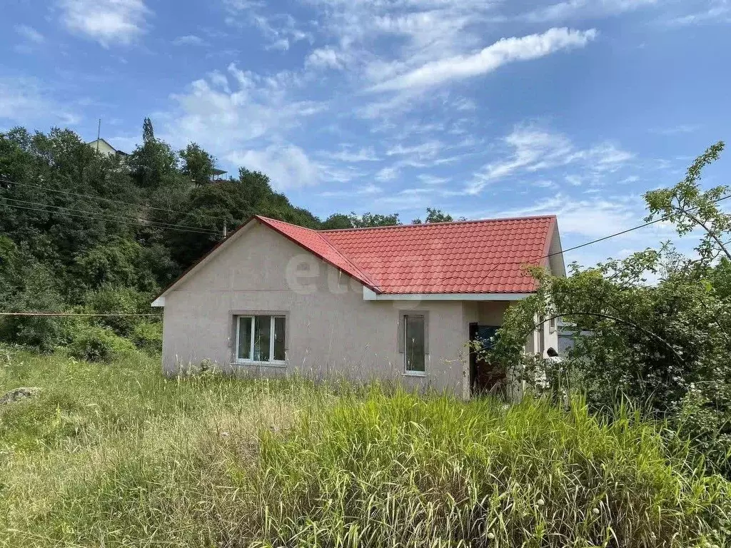 Дом в Крым, Алушта муниципальный округ, с. Лучистое ул. Совхозная (115 ... - Фото 1