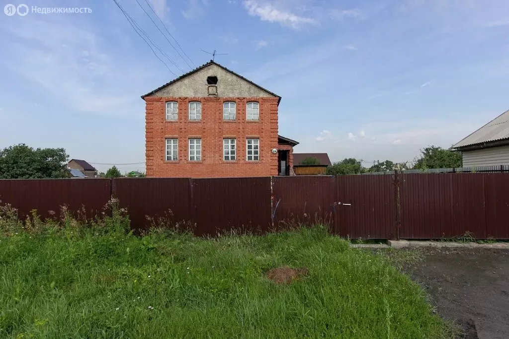 Дом в село Толмачёво, Рябиновая улица, 24 (210 м) - Фото 0