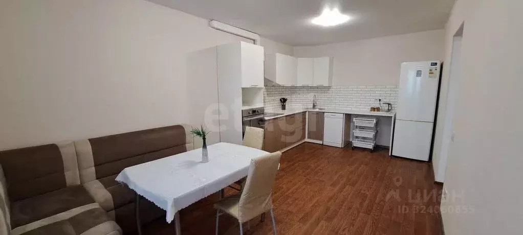 2-к кв. Тюменская область, Тюмень Депутатская ул., 80 (82.0 м) - Фото 1