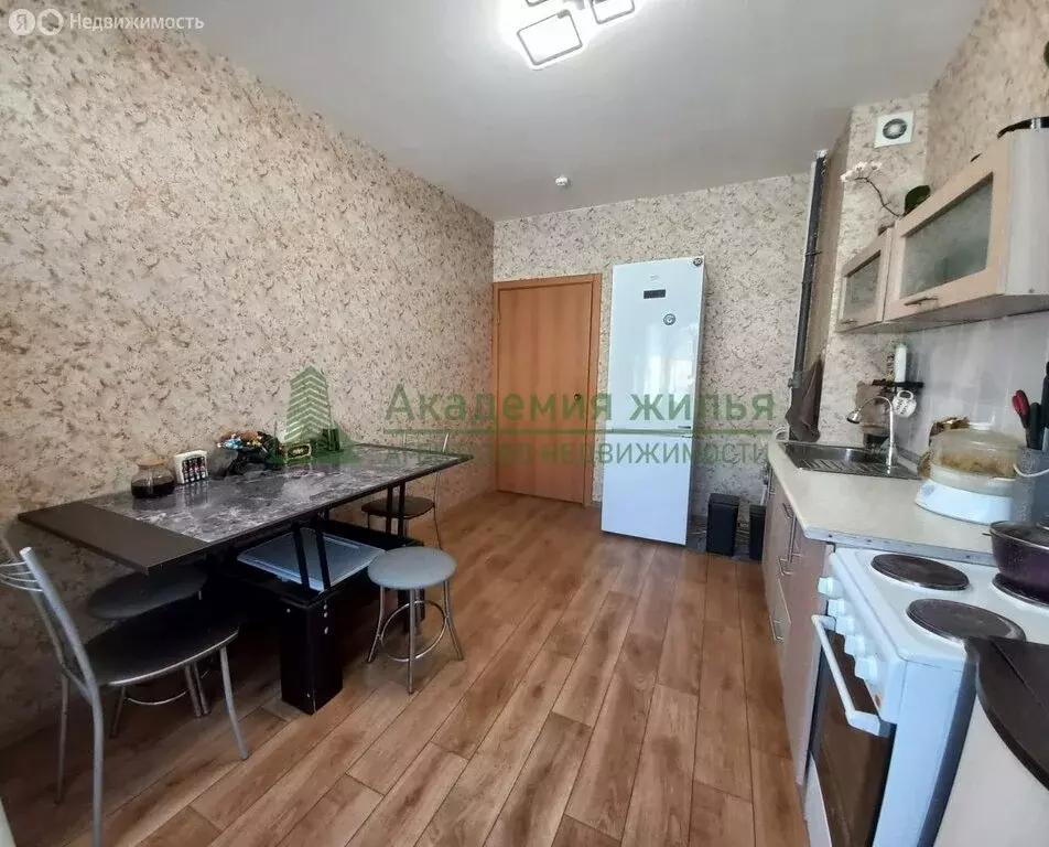 3-комнатная квартира: Энгельс, улица Ломоносова, 33А (73 м) - Фото 1