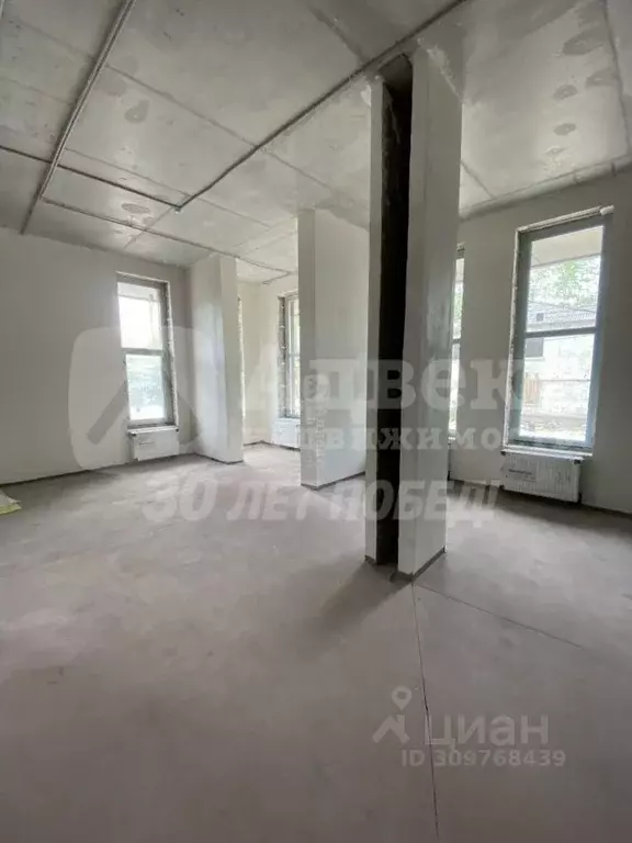 Помещение свободного назначения в Тюменская область, Тюмень Дамбовская ... - Фото 1