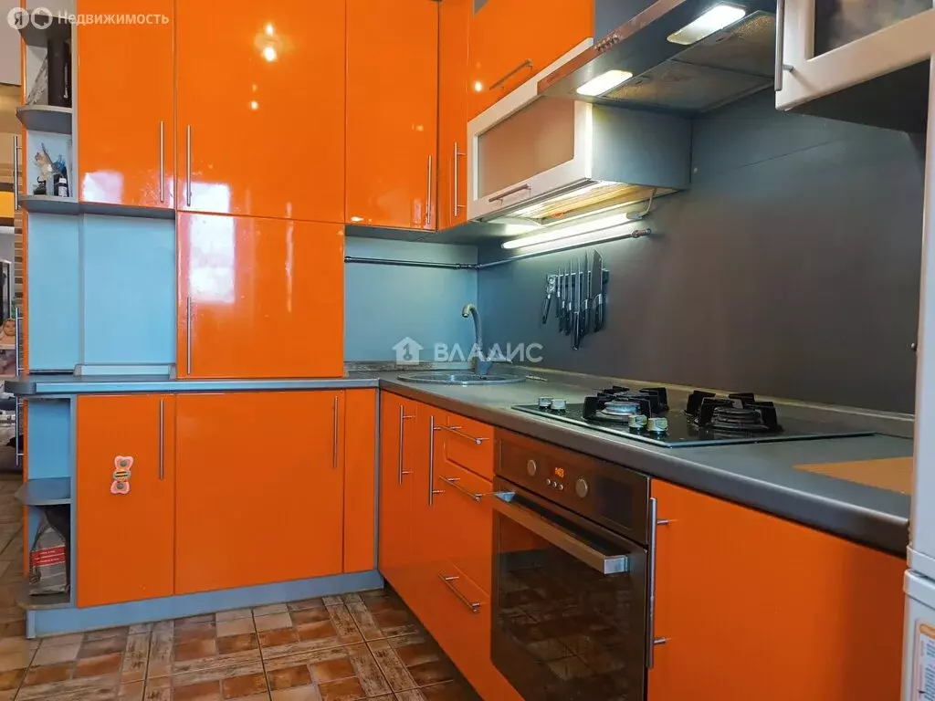 2-комнатная квартира: село Печерск, Автодорожная улица, 12 (70.4 м) - Фото 1