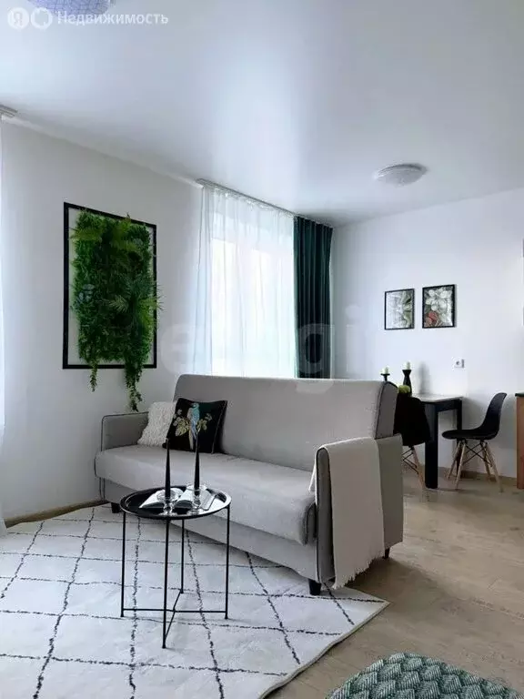 Квартира-студия: Тюмень, улица Республики, 204к3 (43.8 м) - Фото 2