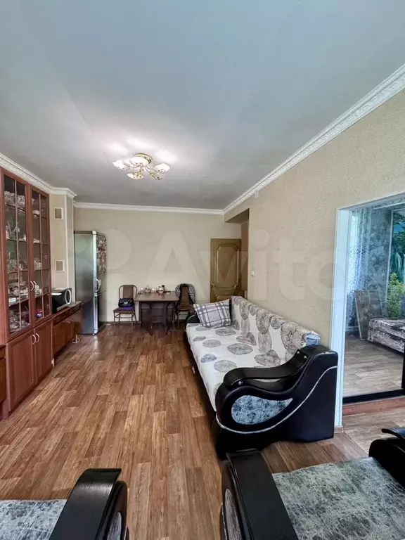 Комната 27 м в 4-к., 2/4 эт. - Фото 1