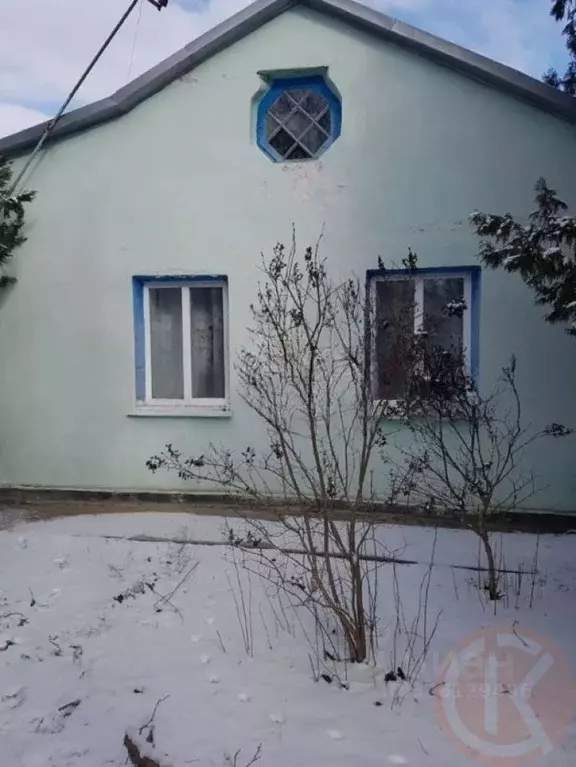 Дом в Крым, Сакский район, Ромашкинское с/пос, с. Колоски ул. ... - Фото 1