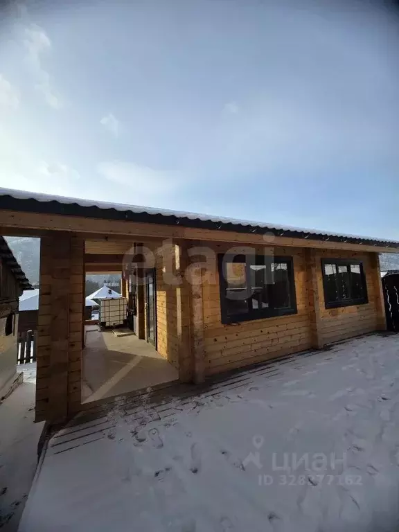 Дом в Алтай, Чемальский район, с. Чемал ул. Кленовая, 2 (80 м) - Фото 1