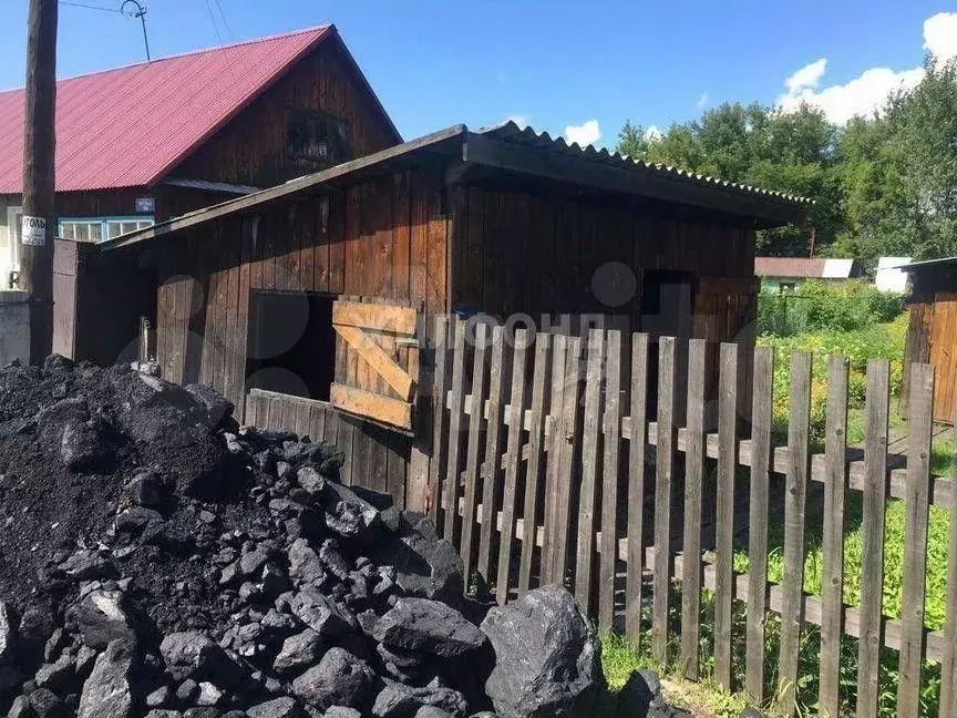 Дом в Кемеровская область, Мыски ул. Энгельса, 14 (50 м) - Фото 1