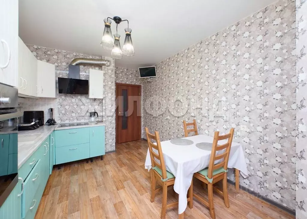 2-к кв. Новосибирская область, Новосибирск ул. Тюленина, 28 (69.3 м) - Фото 0