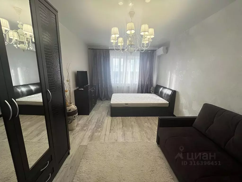 1-к кв. Брянская область, Брянск ул. Луначарского, 7А (50.0 м) - Фото 1