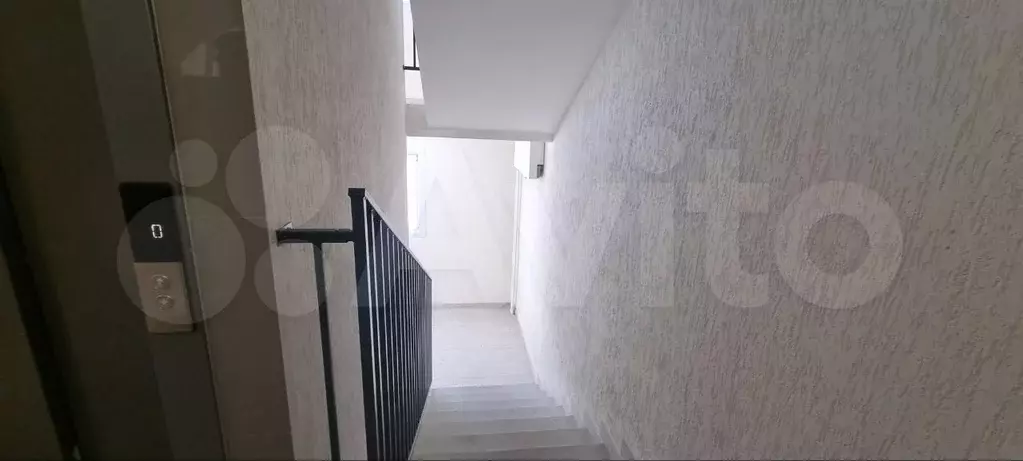 1-к. квартира, 40 м, 1/9 эт. - Фото 1