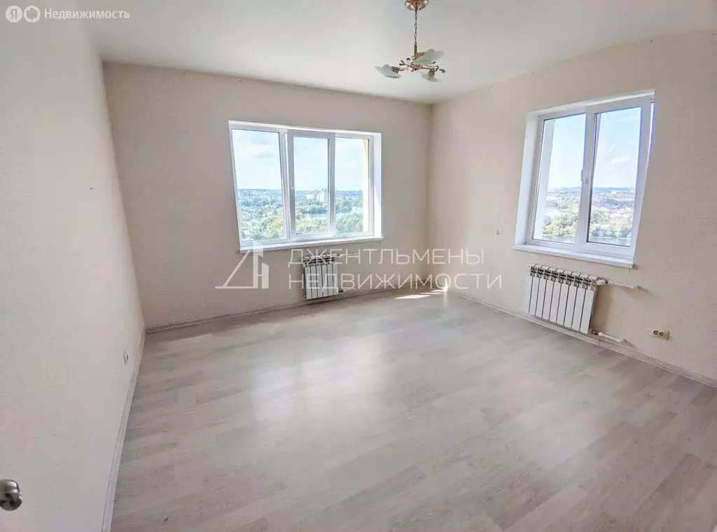 2-комнатная квартира: Пенза, улица Антонова, 5Д (56.8 м) - Фото 1