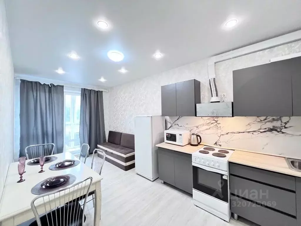 2-к кв. Орловская область, Орел ул. Генерала Родина, 66Ак1 (65.0 м) - Фото 1