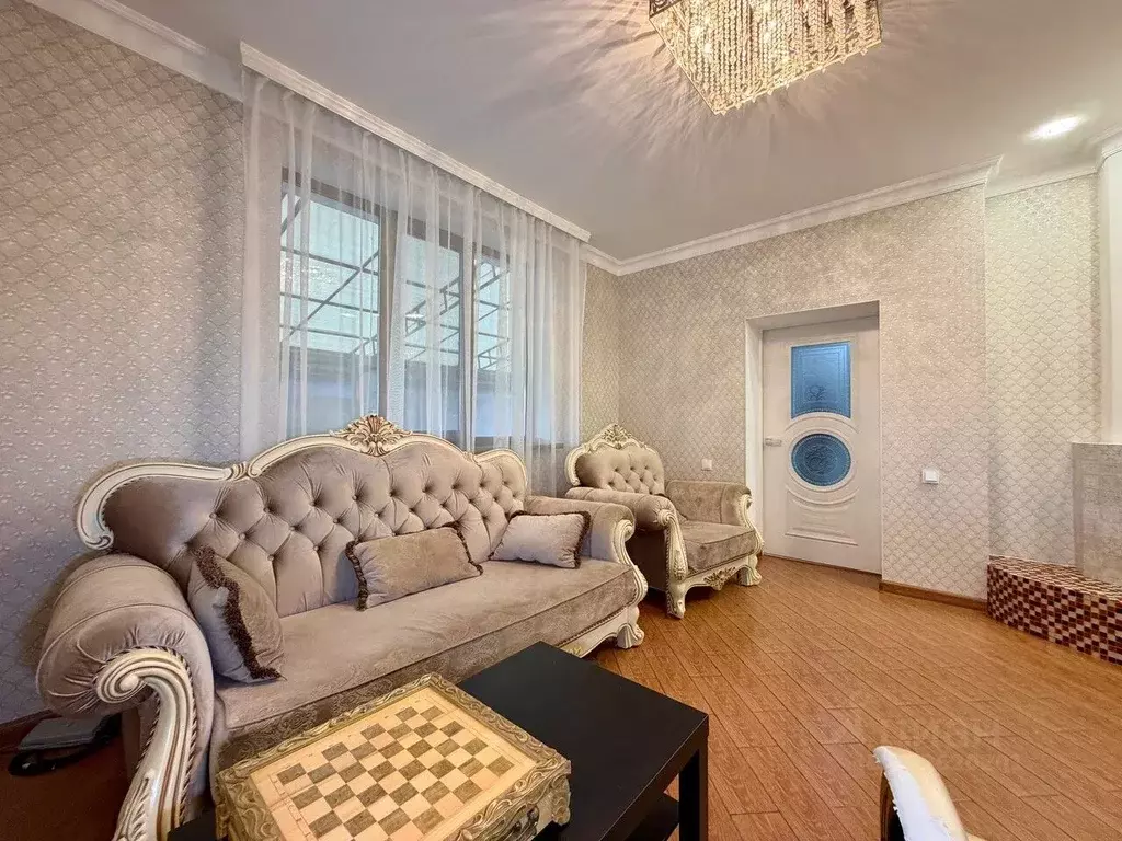 Дом в Крым, Симферополь ул. Летчиков, 10 (322 м) - Фото 1