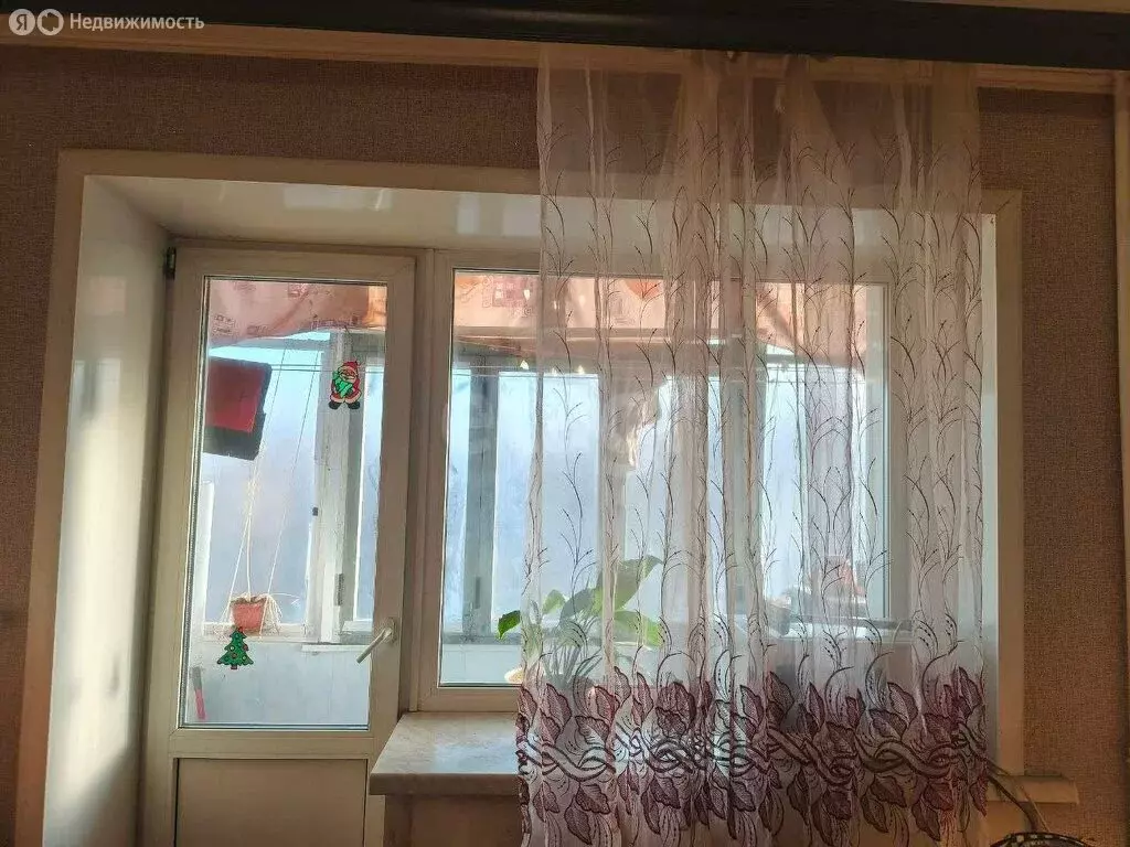 3-комнатная квартира: посёлок городского типа Белые Берега, Новая ... - Фото 1