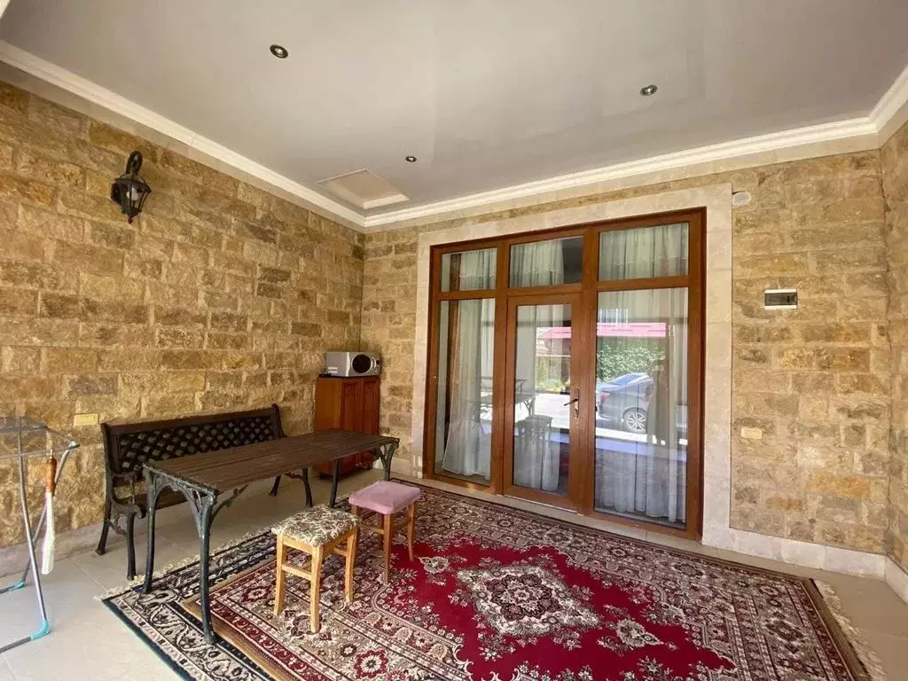 Дом в Дагестан, Каспийск ул. Амет-хан Султана, 6/5 (100 м) - Фото 2