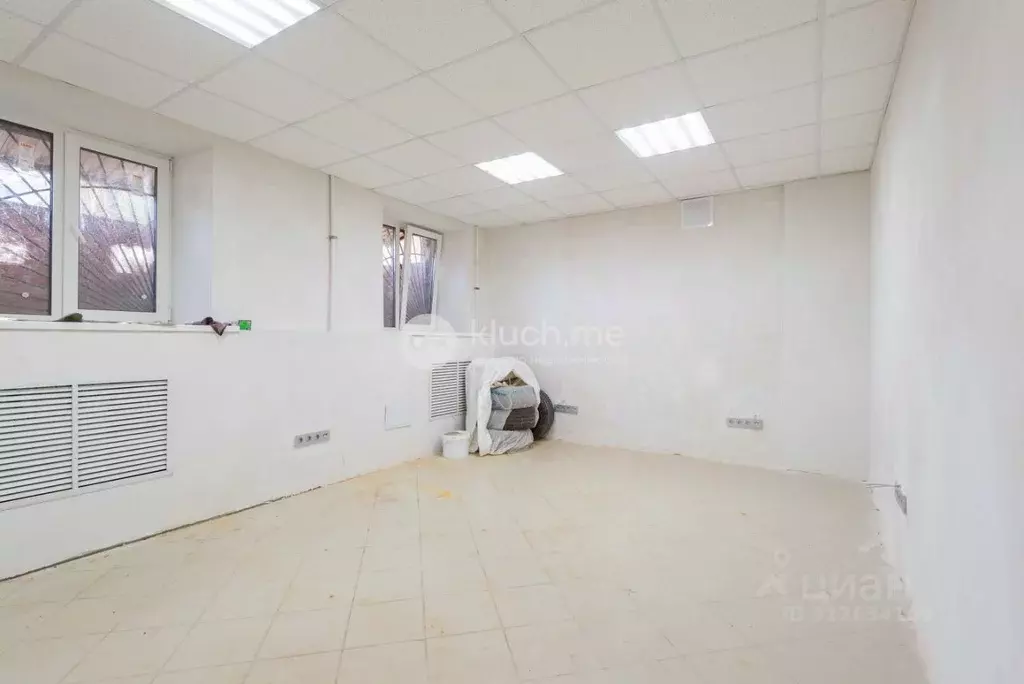 Торговая площадь в Татарстан, Казань ул. Симонова, 2Б (250 м) - Фото 1