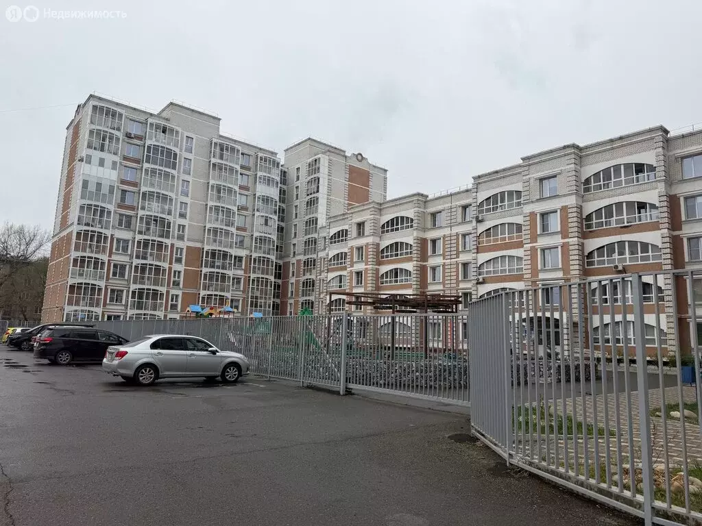 3-комнатная квартира: Абакан, улица Комарова, 24Б (64 м) - Фото 1