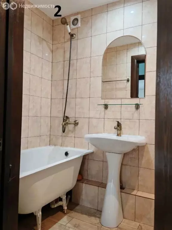 2-комнатная квартира: Екатеринбург, Комсомольская улица, 2Б (42.3 м) - Фото 2