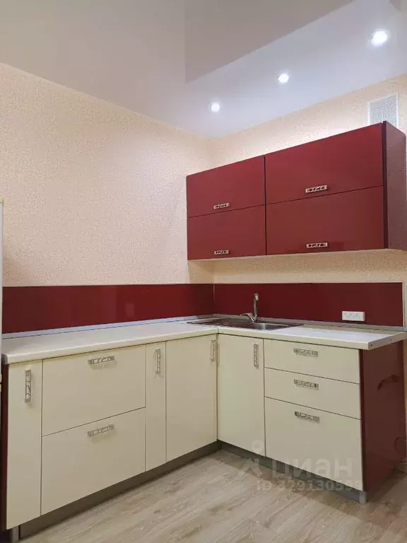 Студия Кировская область, Киров Московская ул., 121к1 (23.1 м) - Фото 1