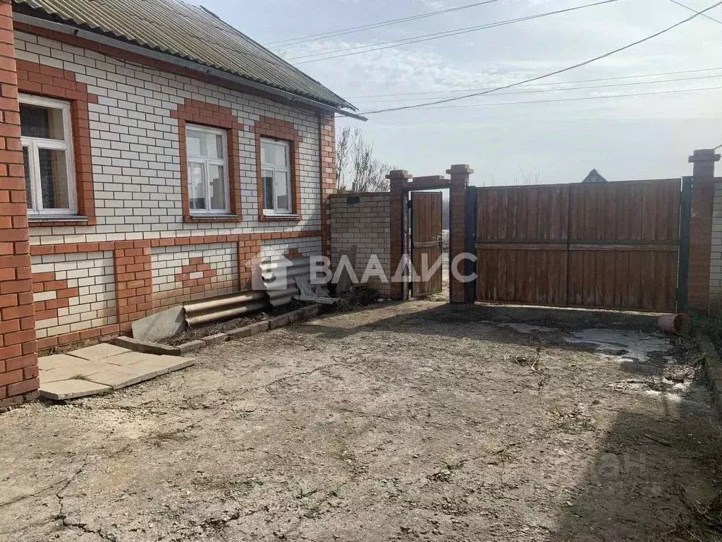 Дом в Саратовская область, Вольский район, с. Девичьи Горки ул. ... - Фото 0