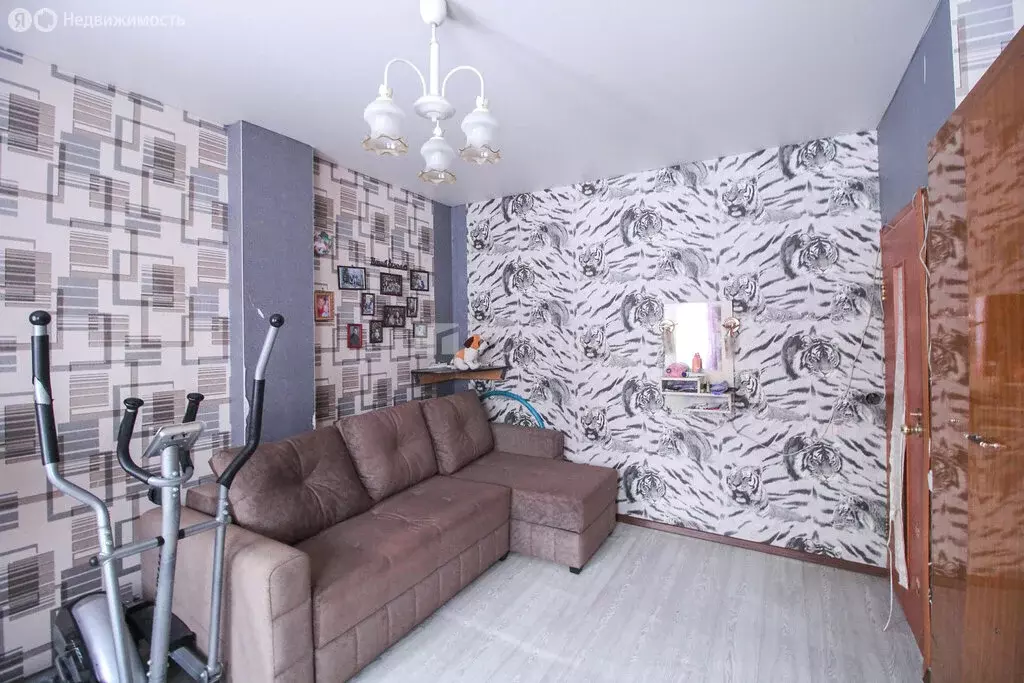 3-комнатная квартира: Барнаул, улица Гулькина, 31 (57.3 м) - Фото 1