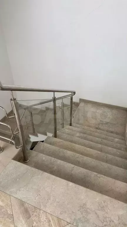 Квартира-студия, 320 м, 3/3 эт. - Фото 1