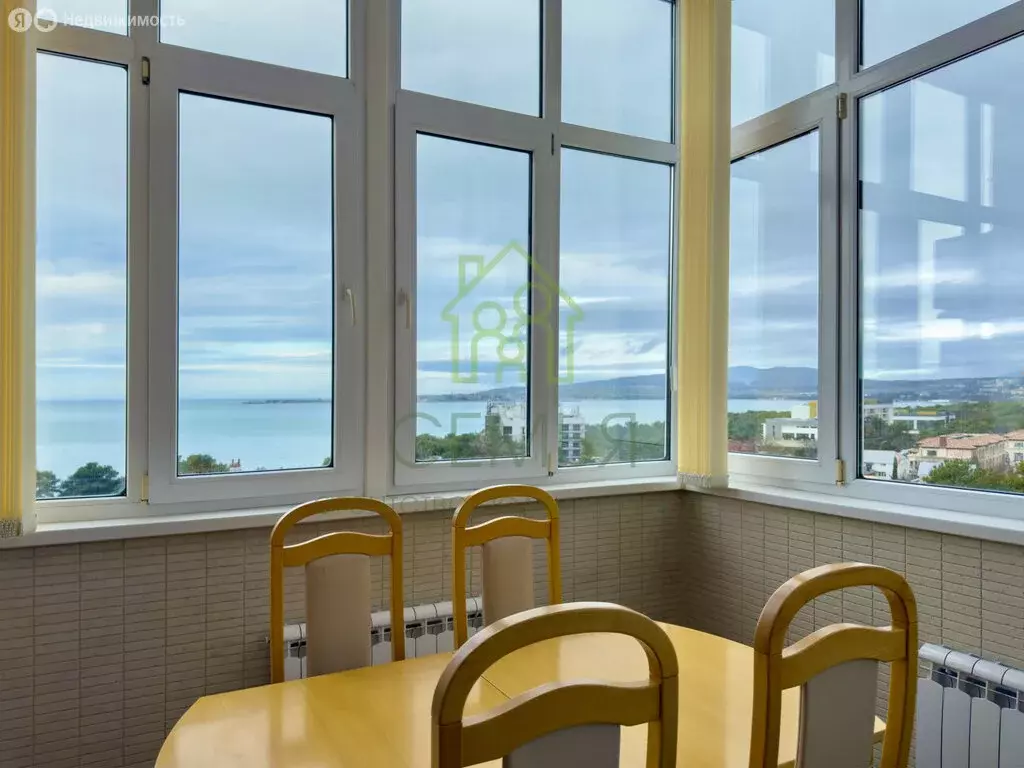 4-комнатная квартира: Геленджик, улица Ленина, 23 (204.5 м) - Фото 1