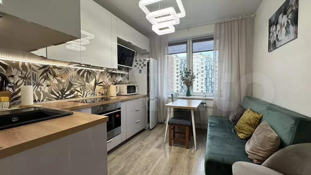10 и более-к. квартира, 50 м, 6/16 эт. - Фото 0