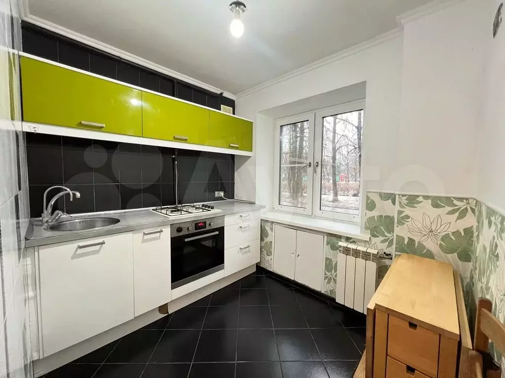 2-к. квартира, 40 м, 1/9 эт. - Фото 0