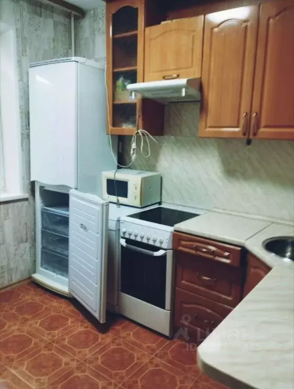 1-к кв. Курганская область, Курган Заозерный жилрайон, 4-й мкр, 20 ... - Фото 0
