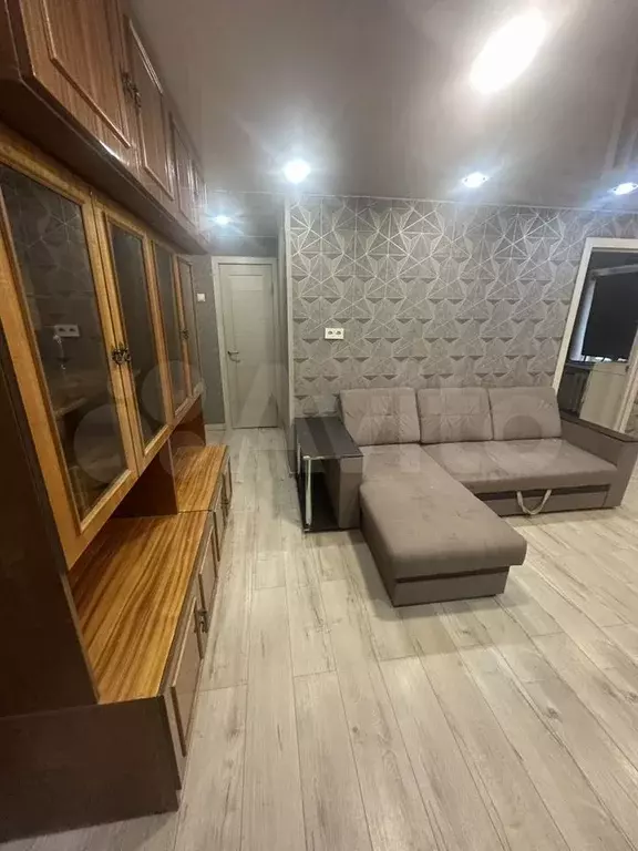 3-к. квартира, 56 м, 1/5 эт. - Фото 1