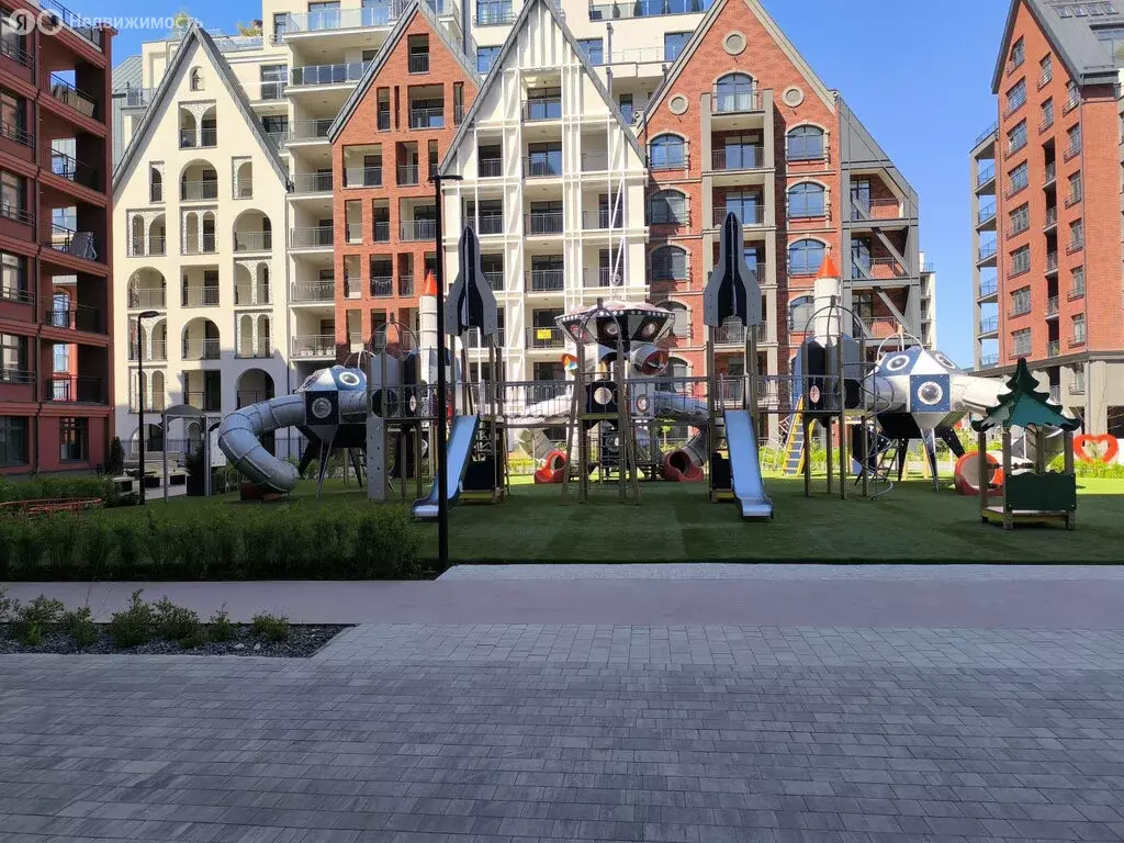 3-комнатная квартира: Калининград, улица Молодой Гвардии, 34 (105 м) - Фото 0