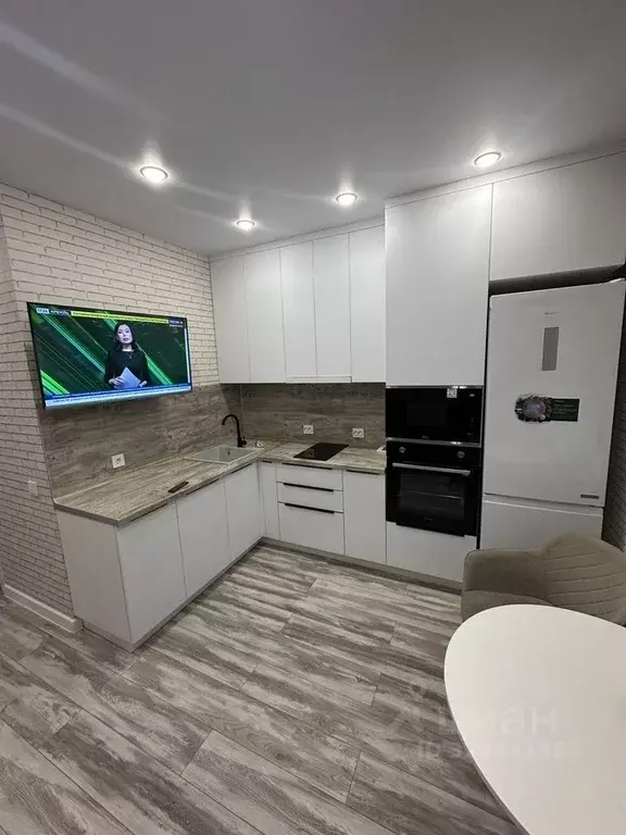 1-к кв. Тюменская область, Тюмень Новгородская ул., 22 (35.0 м) - Фото 1