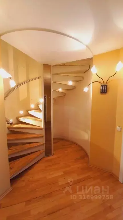 5-к кв. Омская область, Омск ул. Масленникова, 68 (177.0 м) - Фото 1