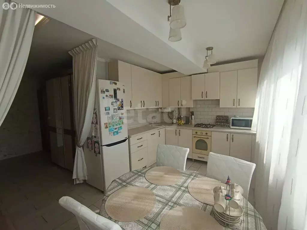 3-комнатная квартира: Перово, Пригородная улица, 35 (88 м) - Фото 0