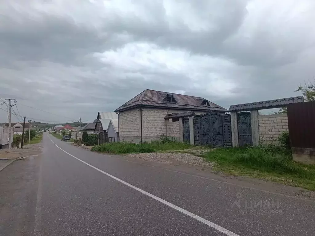 Дом в Кабардино-Балкария, Нальчик городской округ, с. Кенже ул. ... - Фото 1