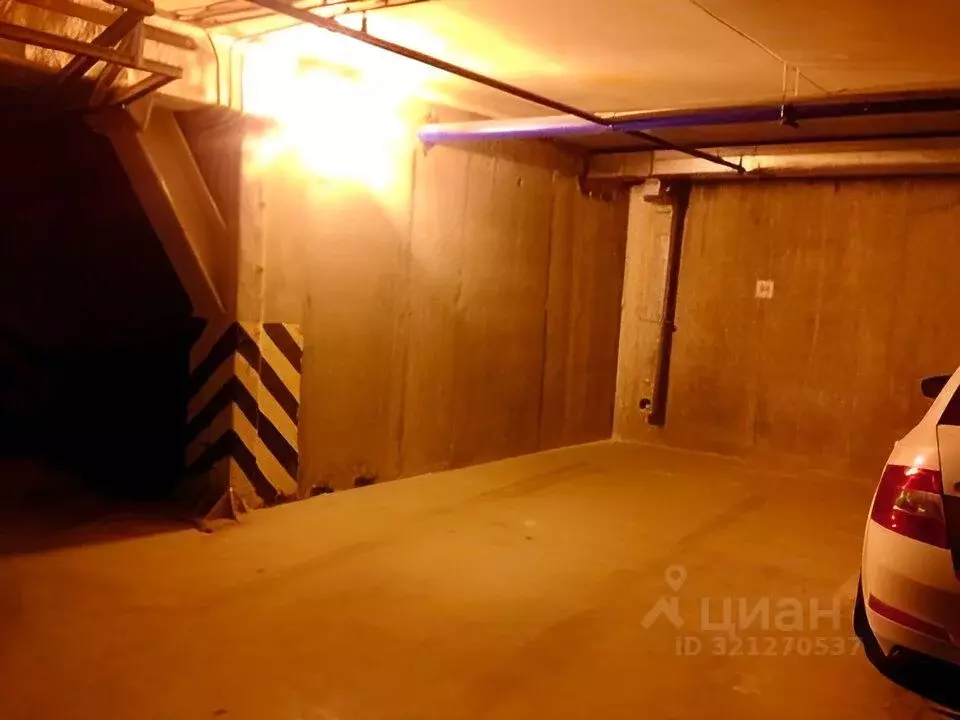 Гараж в Свердловская область, Екатеринбург ул. Парниковая, 2 (14 м) - Фото 1