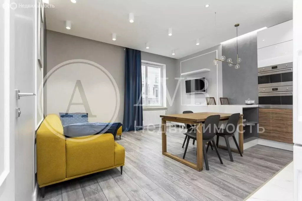 3-комнатная квартира: Санкт-Петербург, Смольный проспект, 17 (97.4 м) - Фото 1