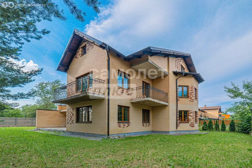 3-комнатная квартира: Звенигород, Верхнепосадское шоссе, 13 (358.6 м) - Фото 1