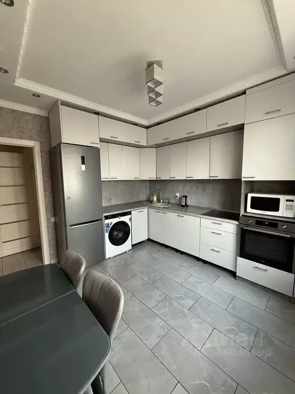 2-к кв. Тюменская область, Тюмень ул. Республики, 204к6 (53.8 м) - Фото 1