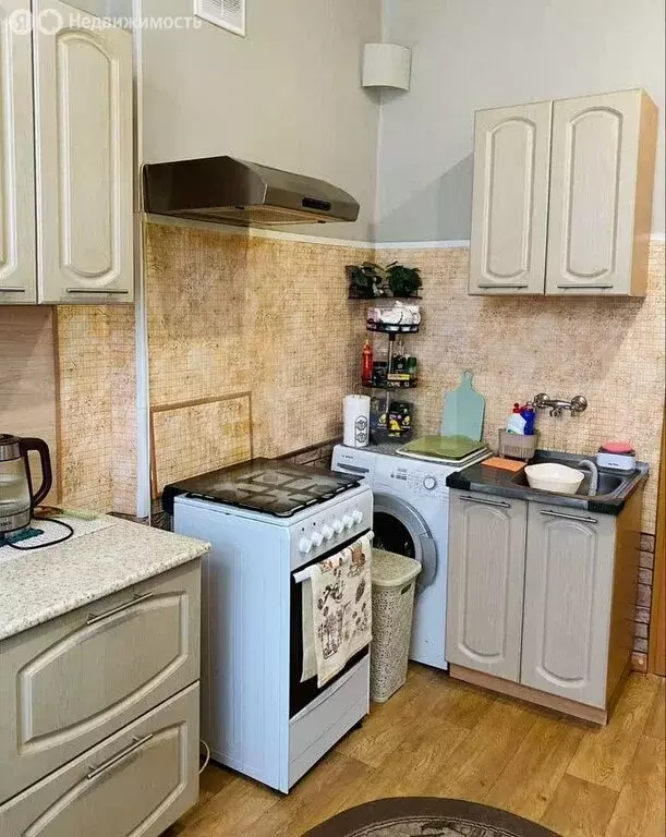 2-комнатная квартира: Челябинск, улица Евтеева, 3 (60 м) - Фото 1