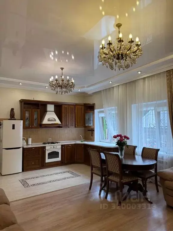 Дом в Ставропольский край, Кисловодск ул. Крылова, 5 (100 м) - Фото 0