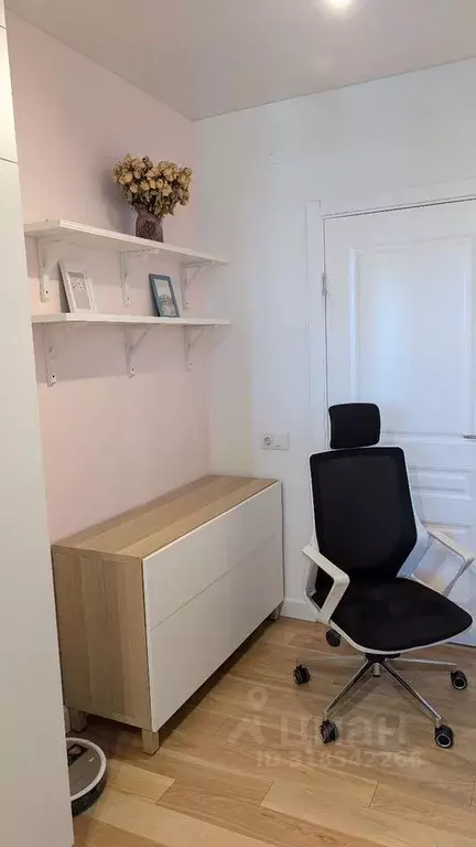Студия Санкт-Петербург бул. Головнина, 10 (30.0 м) - Фото 1