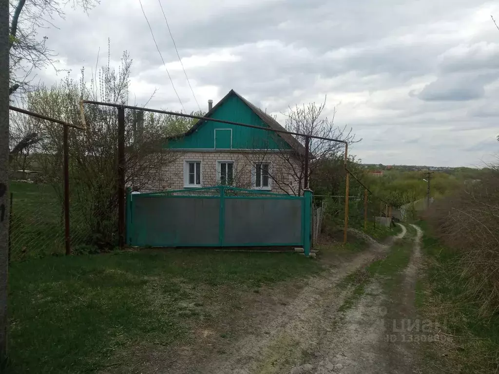 Дом в Воронежская область, Россошанский район, с. Новая Калитва ул. ... - Фото 0